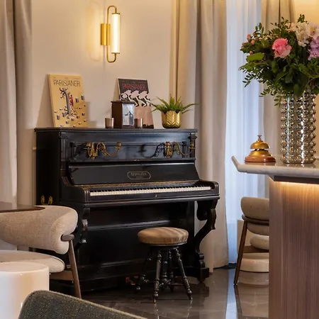Hotel De Sevigne Paris